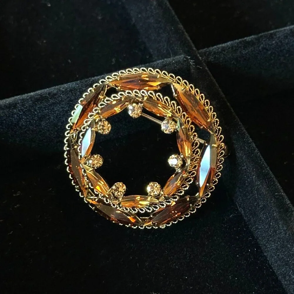 Vintage Made In Austria Gold-Tone Rhinestone & Amber Glass Circular Brooch Pin - Picture 1 of 6